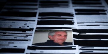 Analisi dettagliata degli Epstein Files su cannibalismo, satanismo ed Epstein in vita: le anomalie che potrebbero far crollare l’Occidente