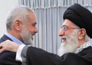 Evitare la trappola settaria: l’unità della Ummah davanti all’aggressione contro l’Iran