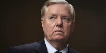 Lindsay Graham è morto: il male in giacca e cravatta