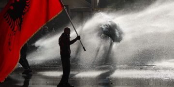 Tirana in piazza: la crisi di Rama, il fallimento dell’opposizione